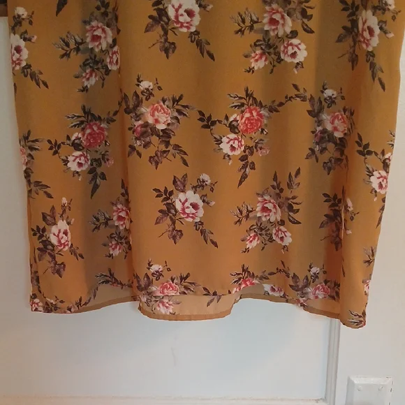 Forever 21 Floral Mustard Blouse - Picture 2 of 8